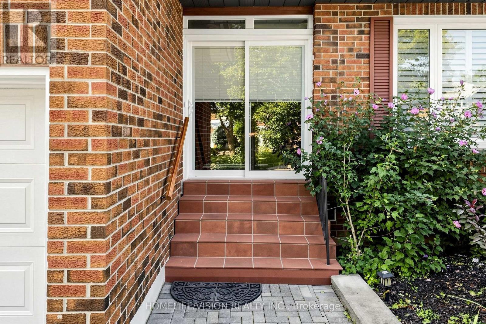 60 Carrington Drive Property Photo 3
