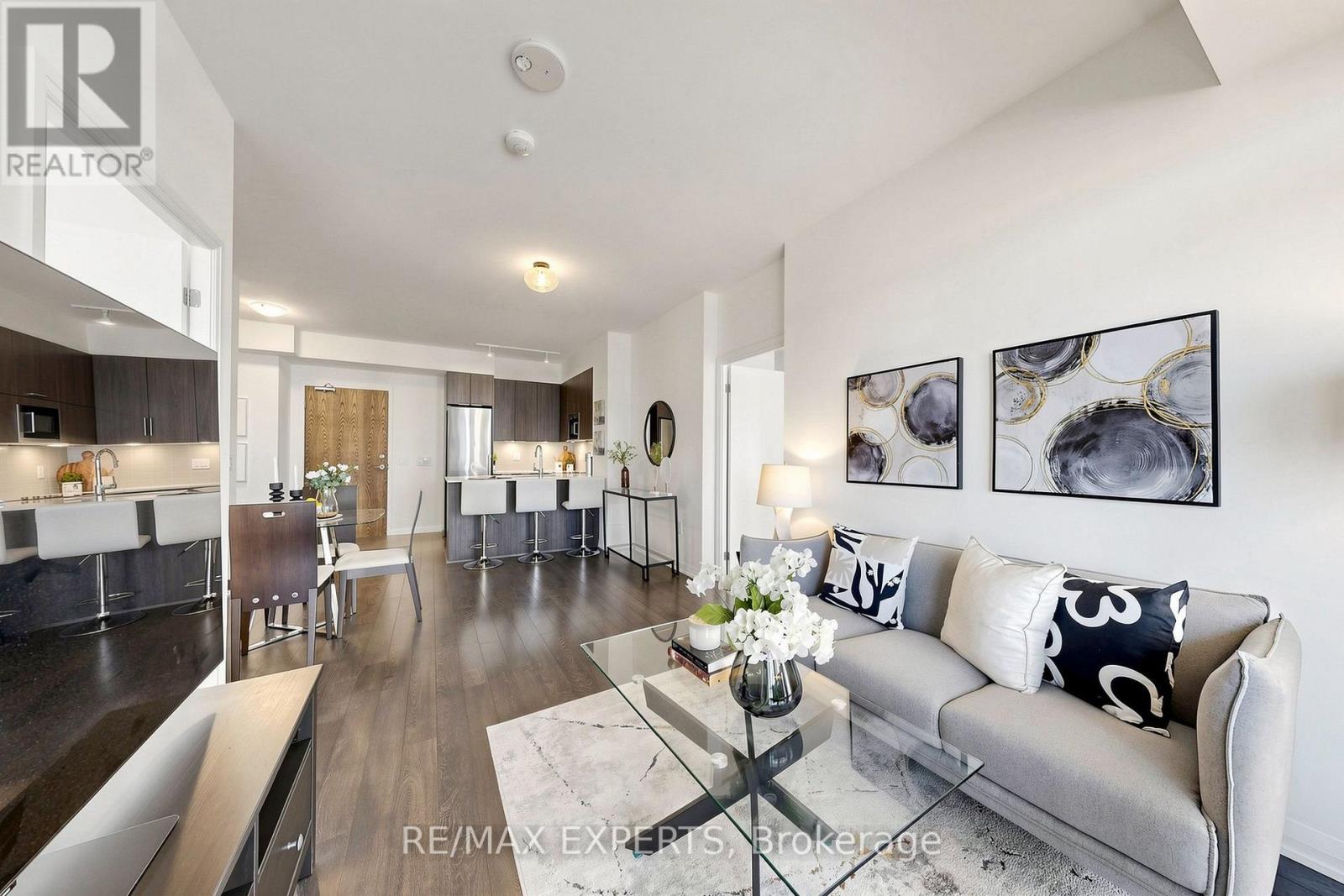 302 - 99 Eagle Rock Way Property Photo 5