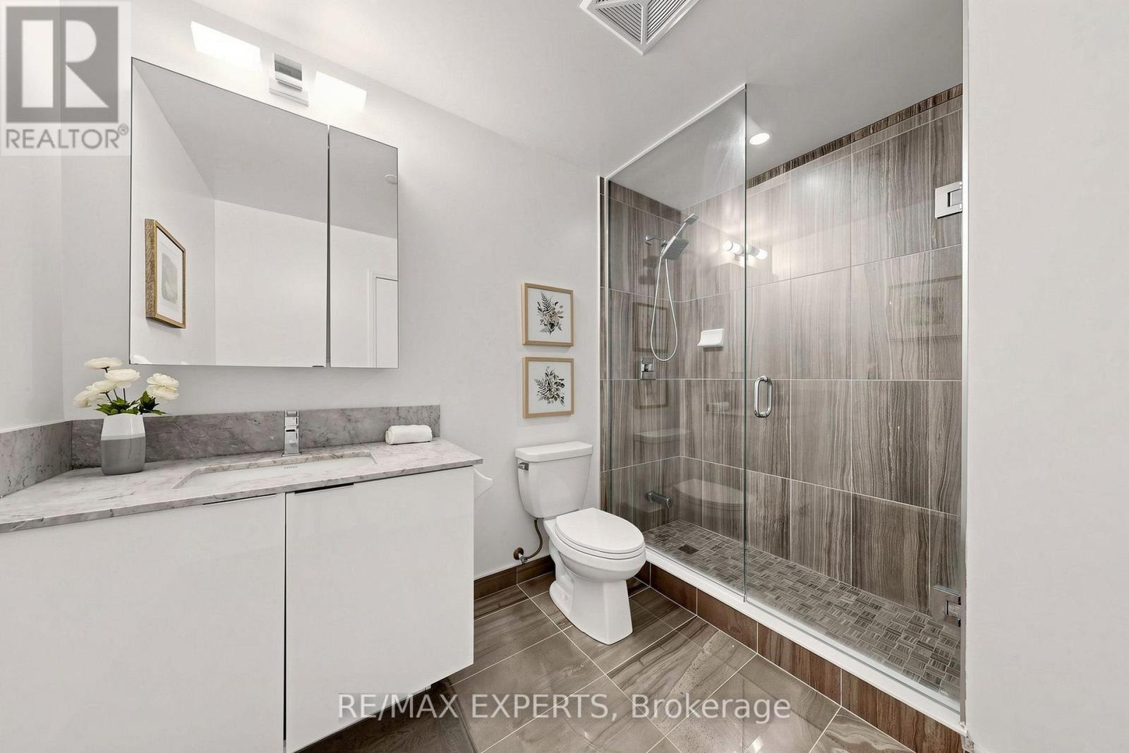 302 - 99 Eagle Rock Way Property Photo 15