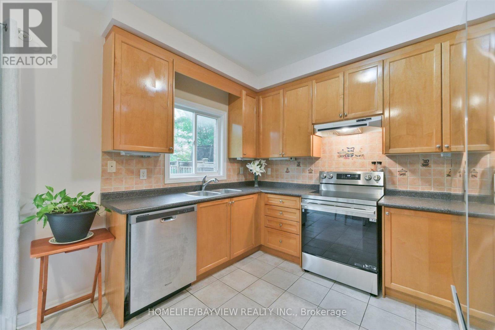 26 Honeyview Street Property Photo 10