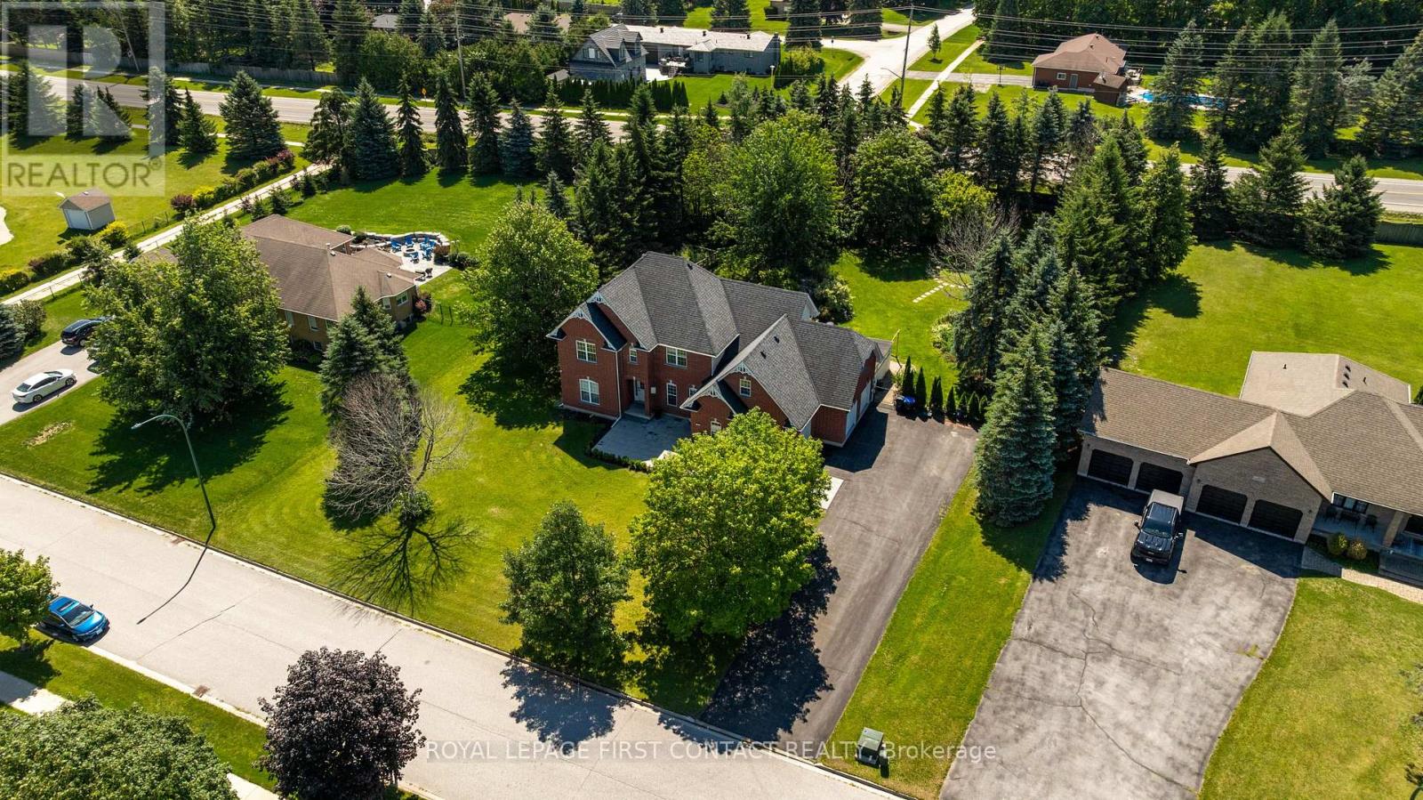 43 Vanderpost Crescent Property Photo 1