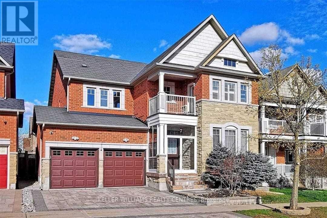 7 LAKEWOODS STREET