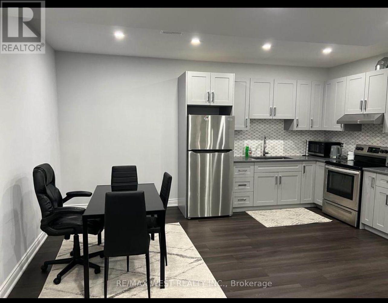 121 Appleyard Avenue Property Photo 1
