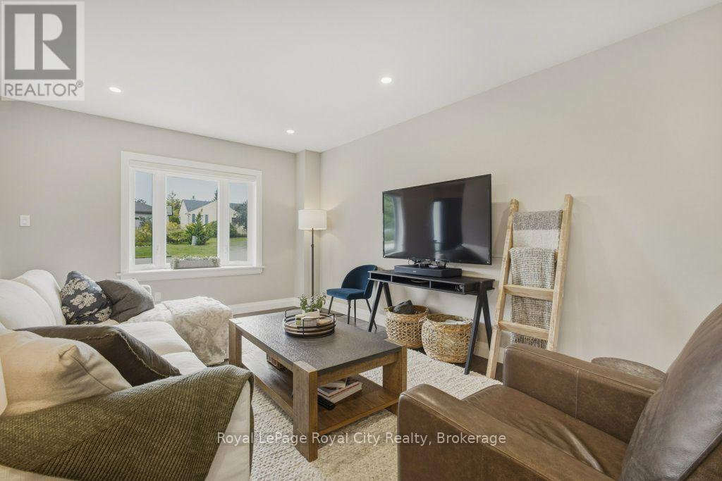 236 Stanley Street Property Photo 11