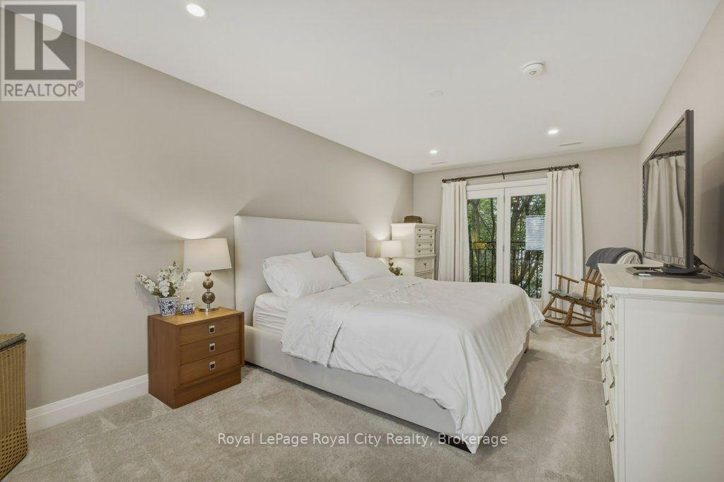 236 Stanley Street Property Photo 14