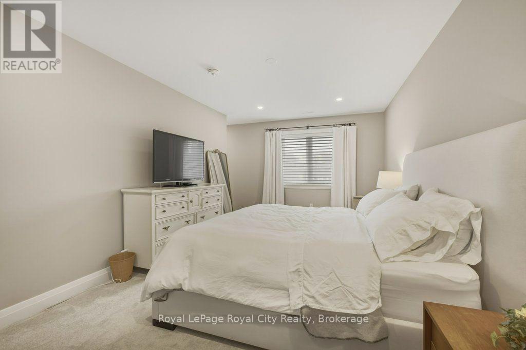 236 Stanley Street Property Photo 15