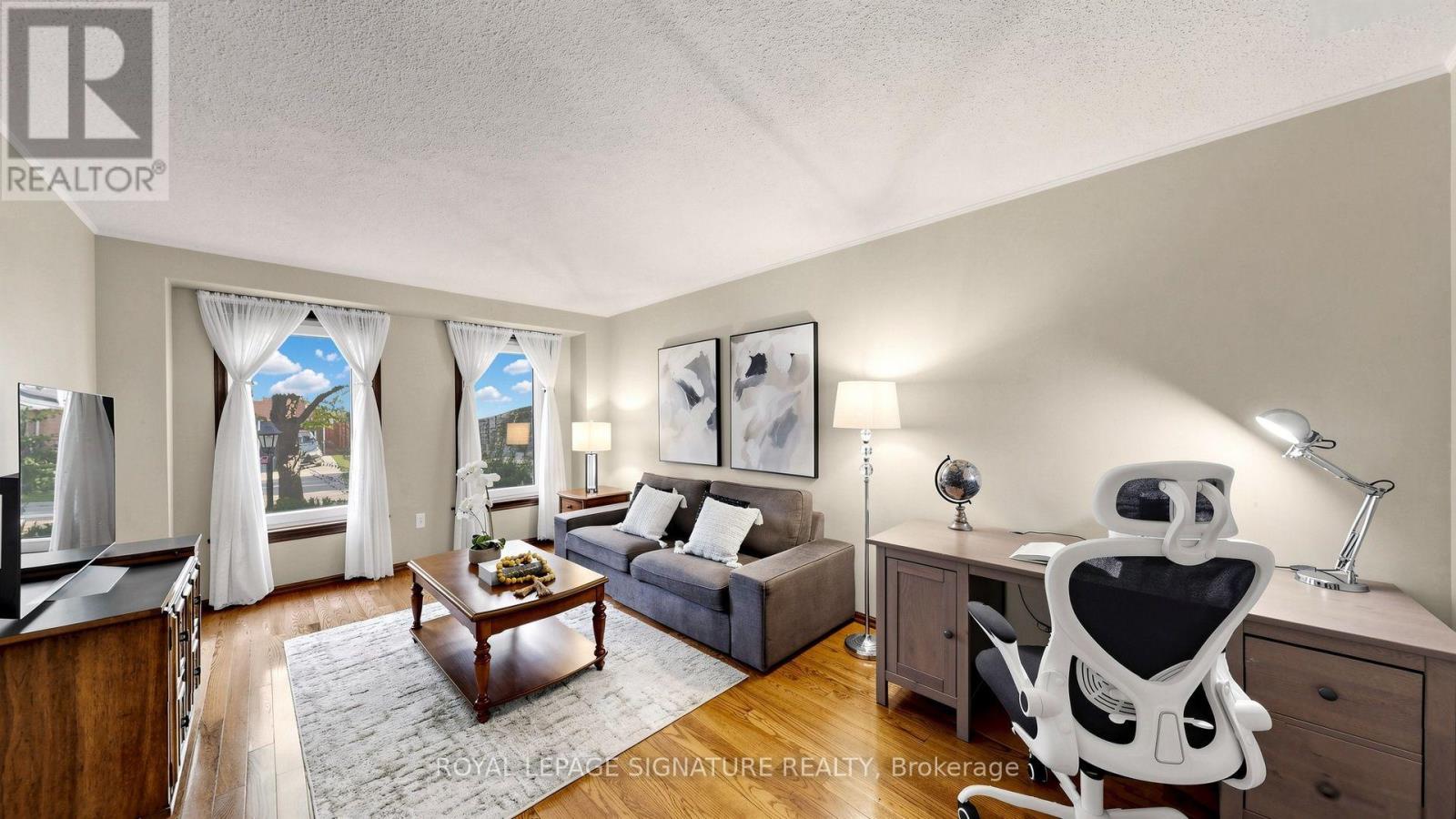 16 Meyer Circle Property Photo 2