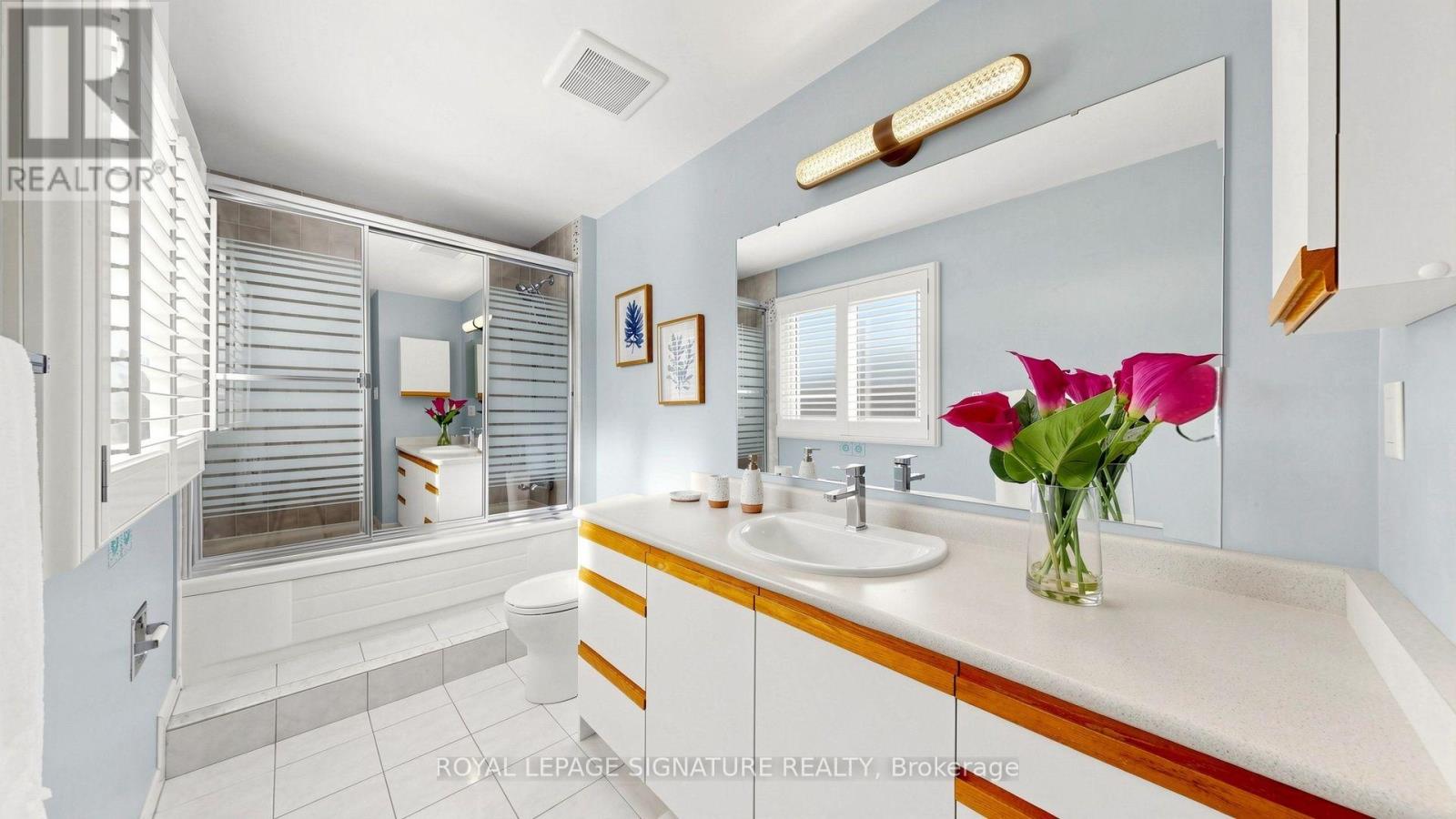 16 Meyer Circle Property Photo 10
