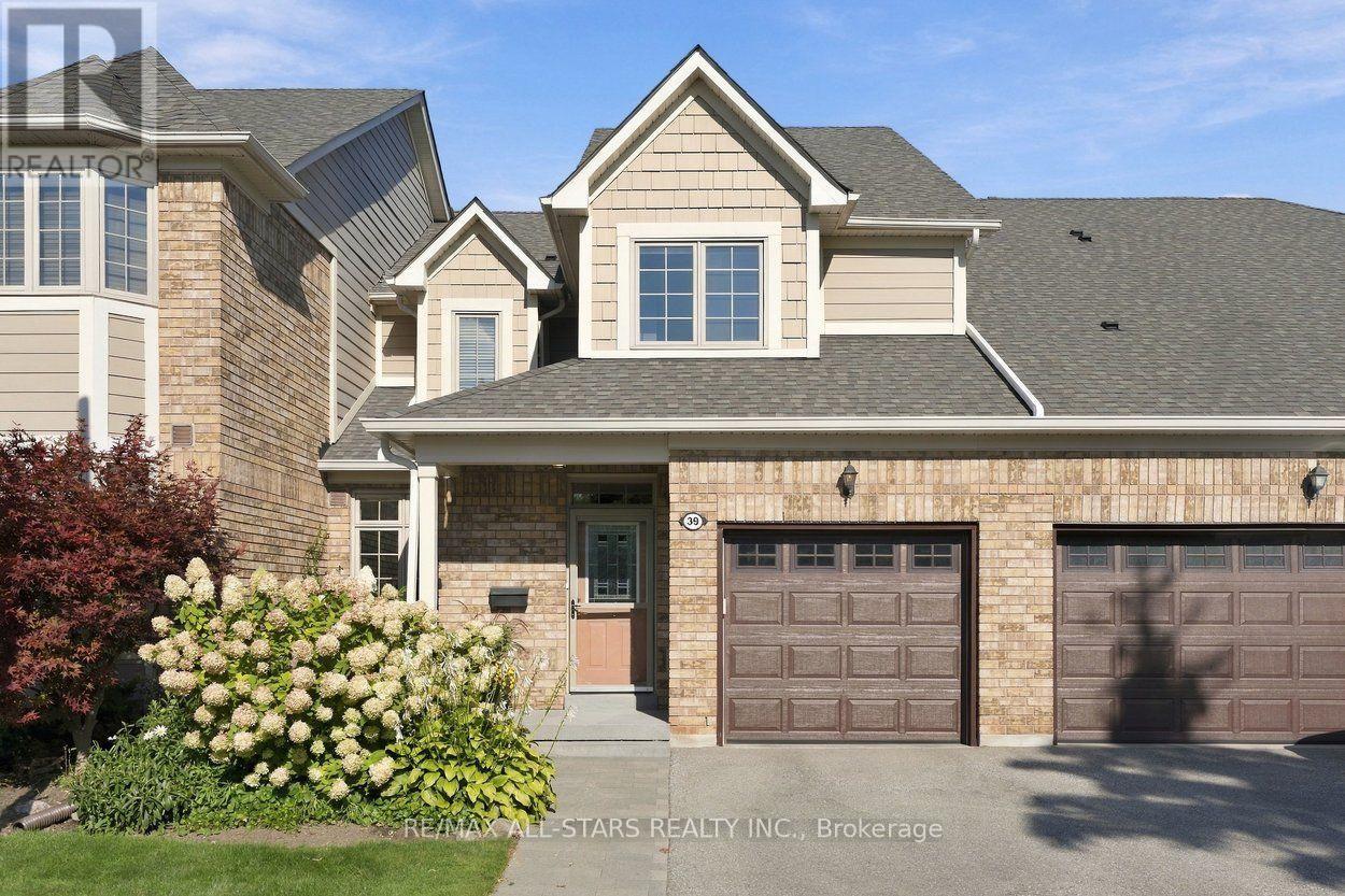 39 Louisbourg Way Property Photo 1