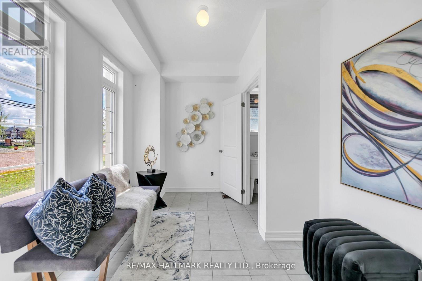 284 King Road Property Photo 4