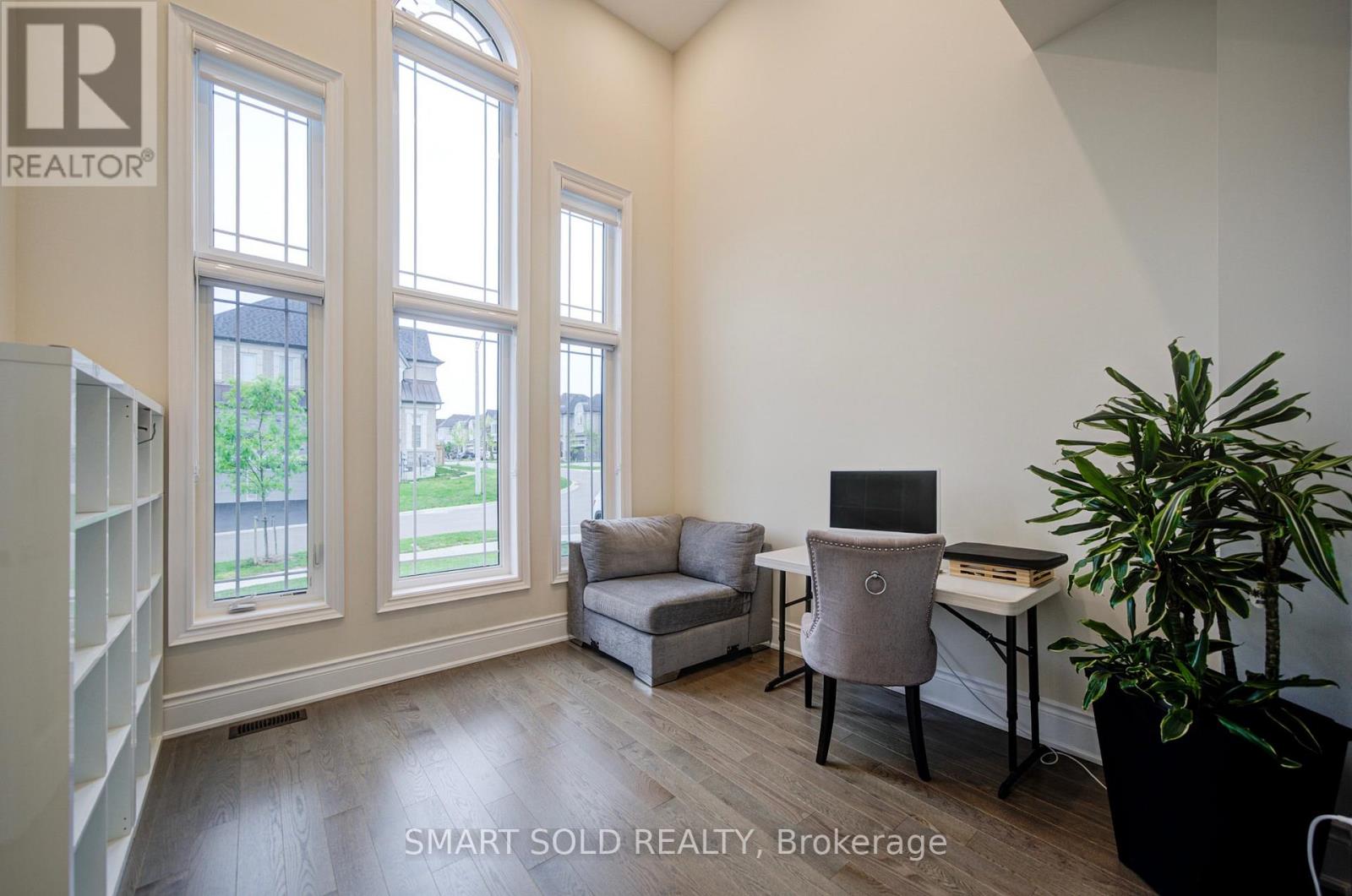 2 Menotti Drive Property Photo 6
