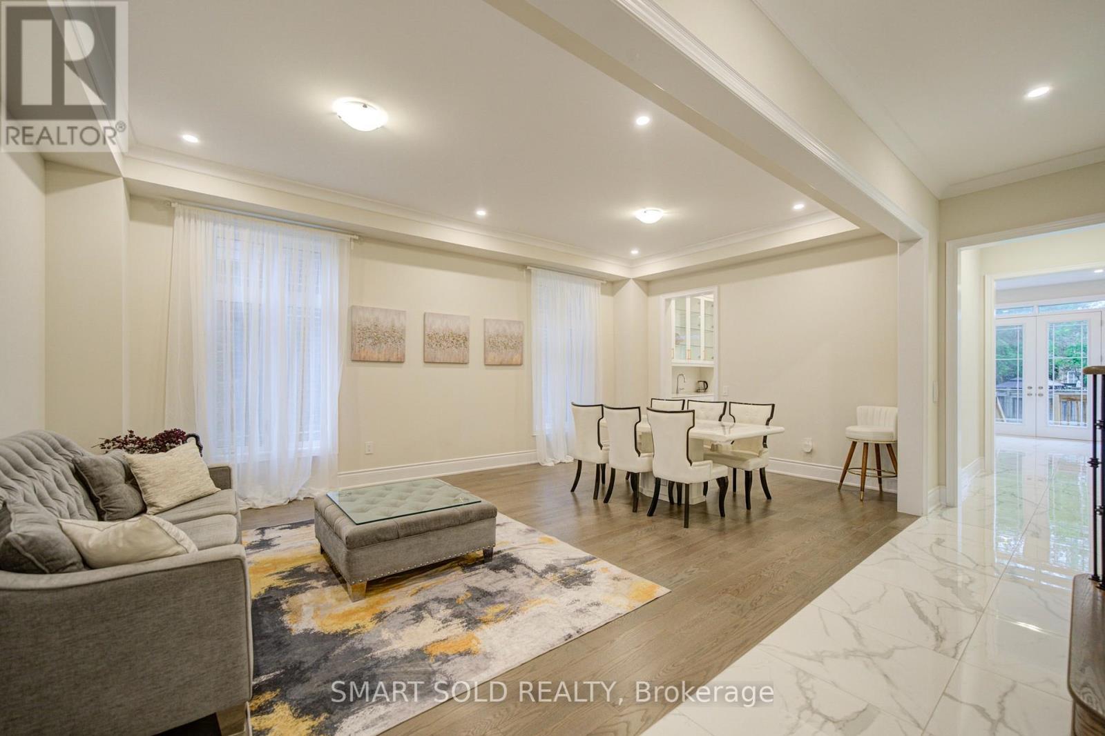 2 Menotti Drive Property Photo 8