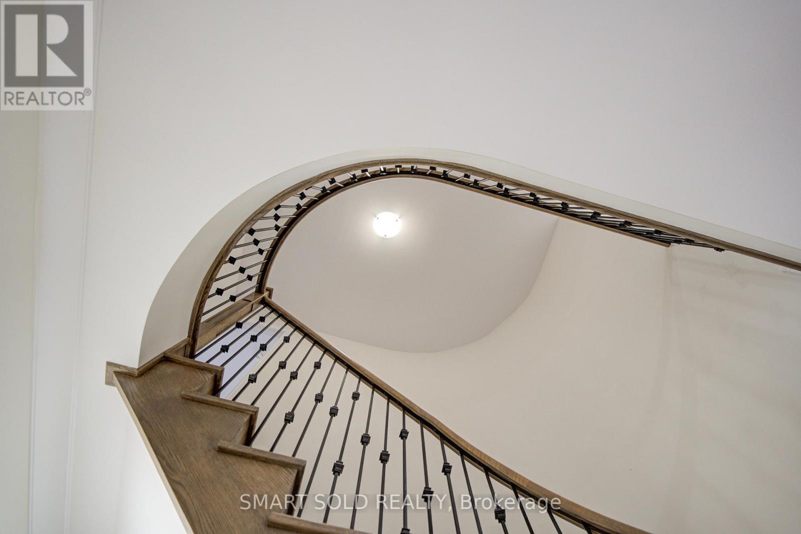 2 Menotti Drive Property Photo 10