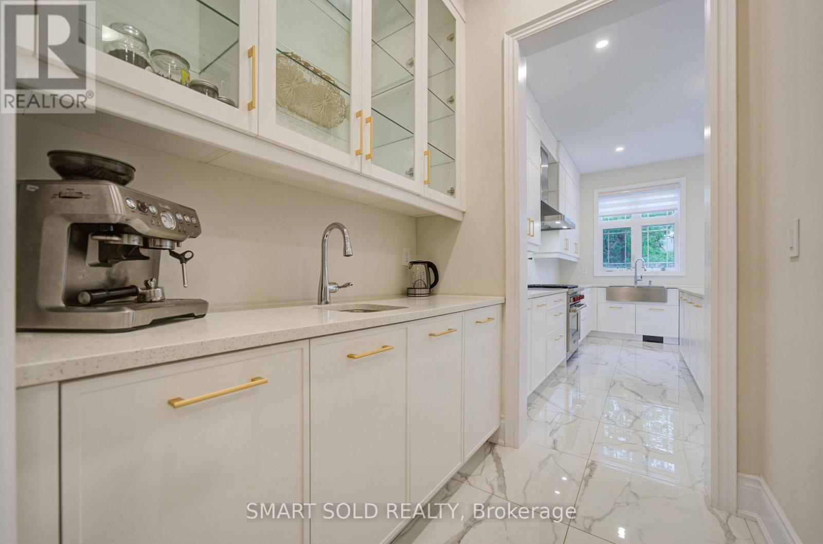 2 Menotti Drive Property Photo 14