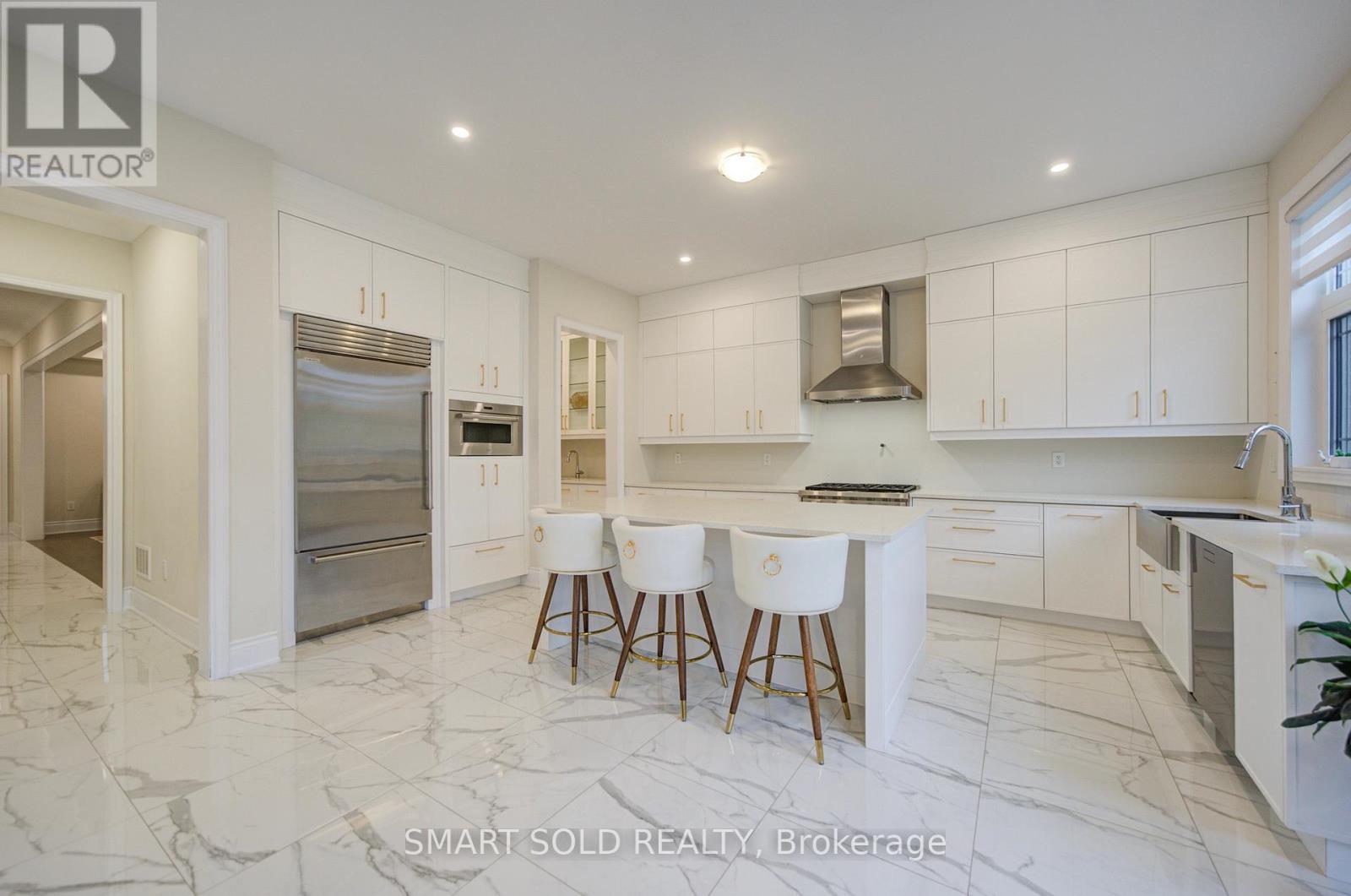 2 Menotti Drive Property Photo 17