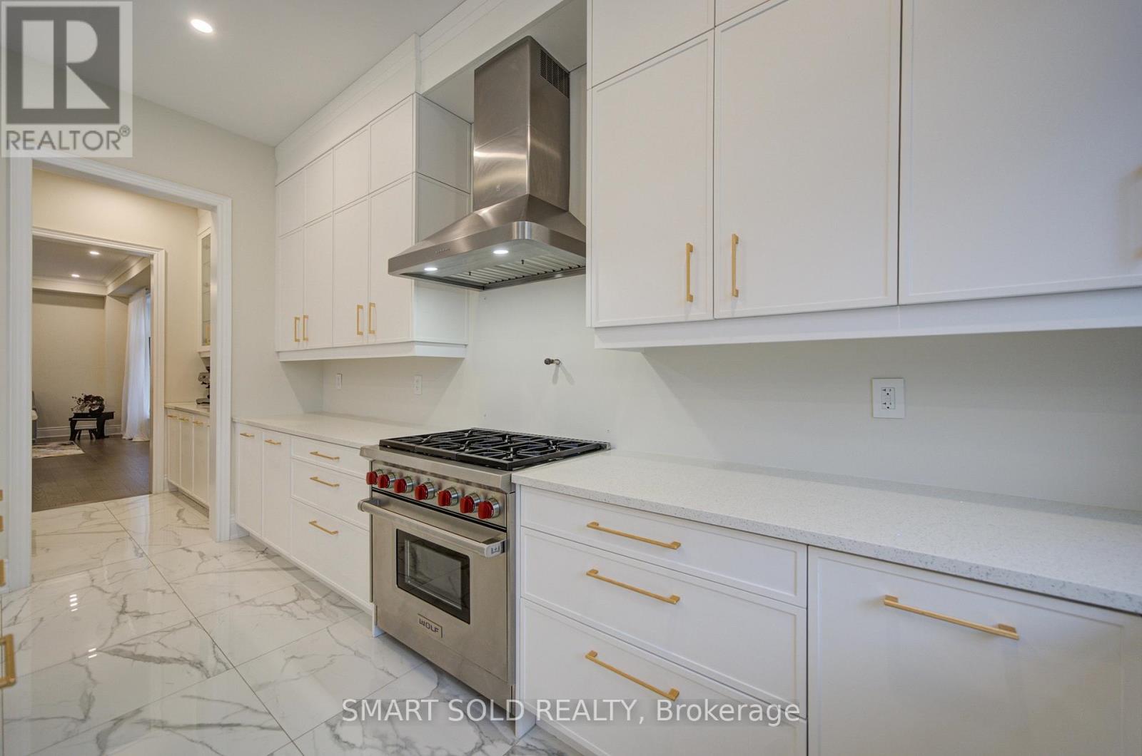 2 Menotti Drive Property Photo 18