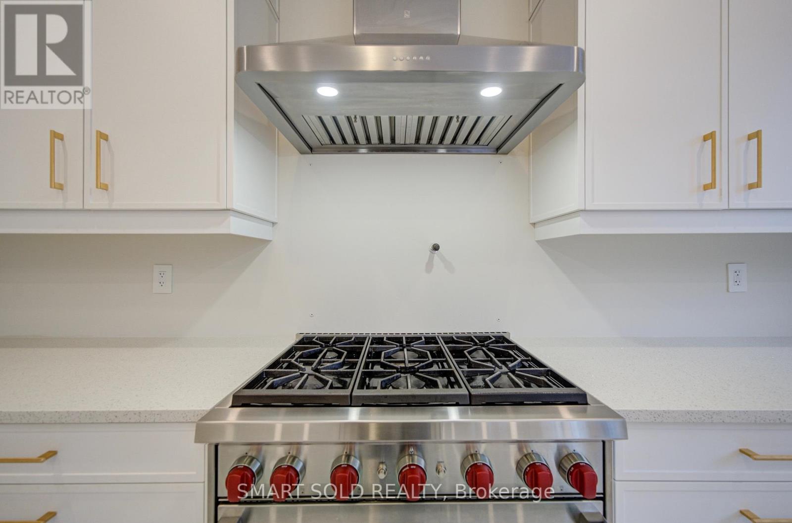 2 Menotti Drive Property Photo 19