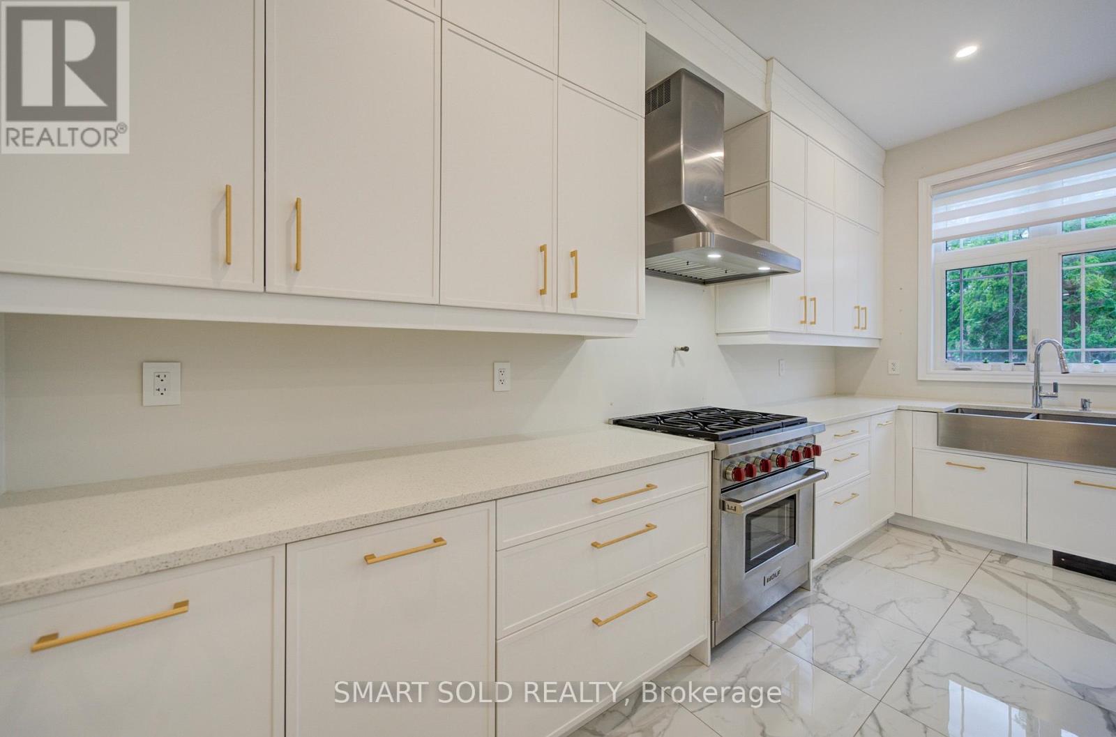 2 Menotti Drive Property Photo 20