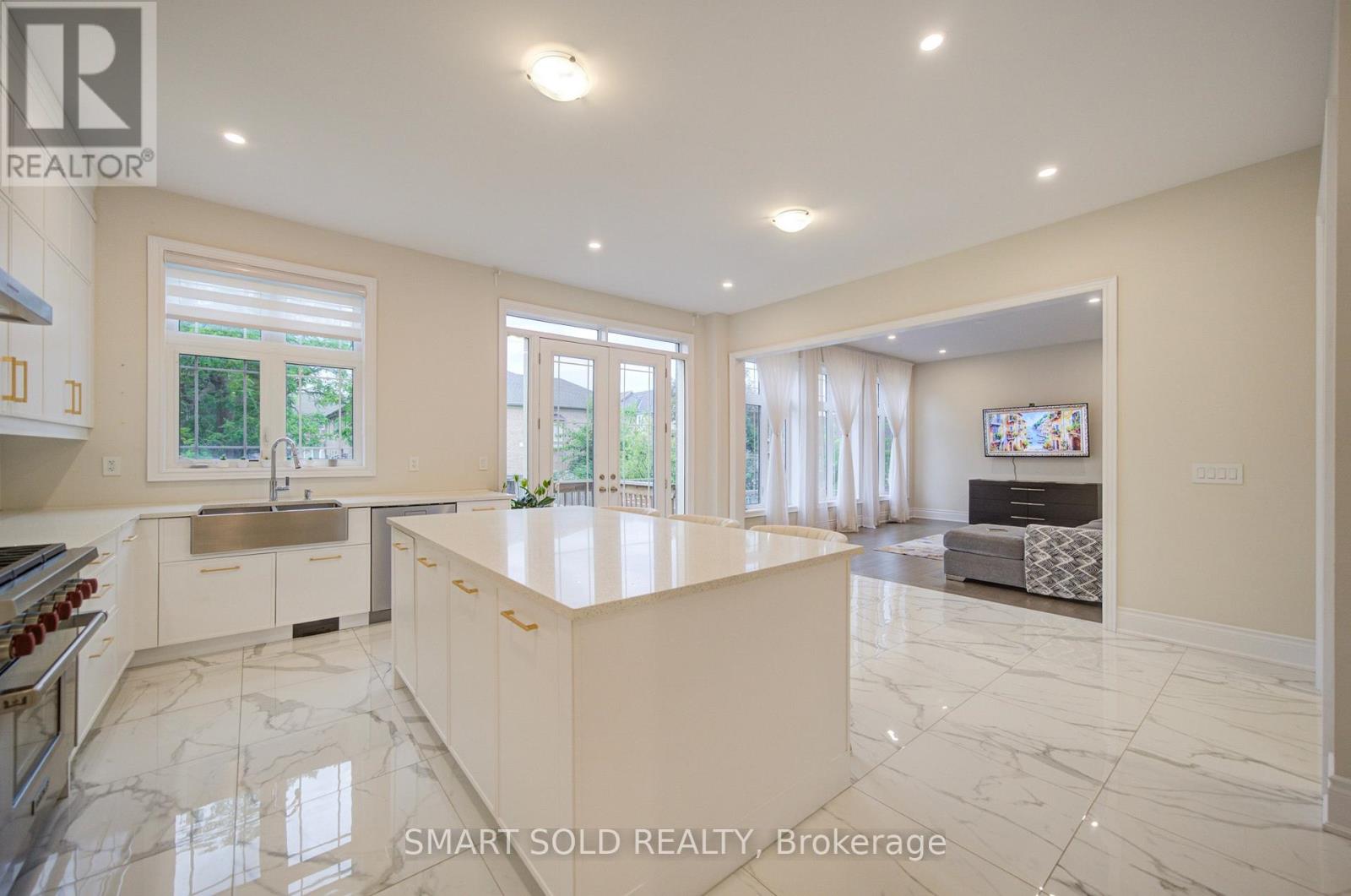 2 Menotti Drive Property Photo 21