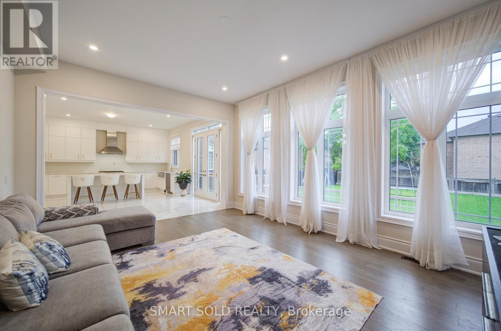 2 Menotti Drive Property Photo 24