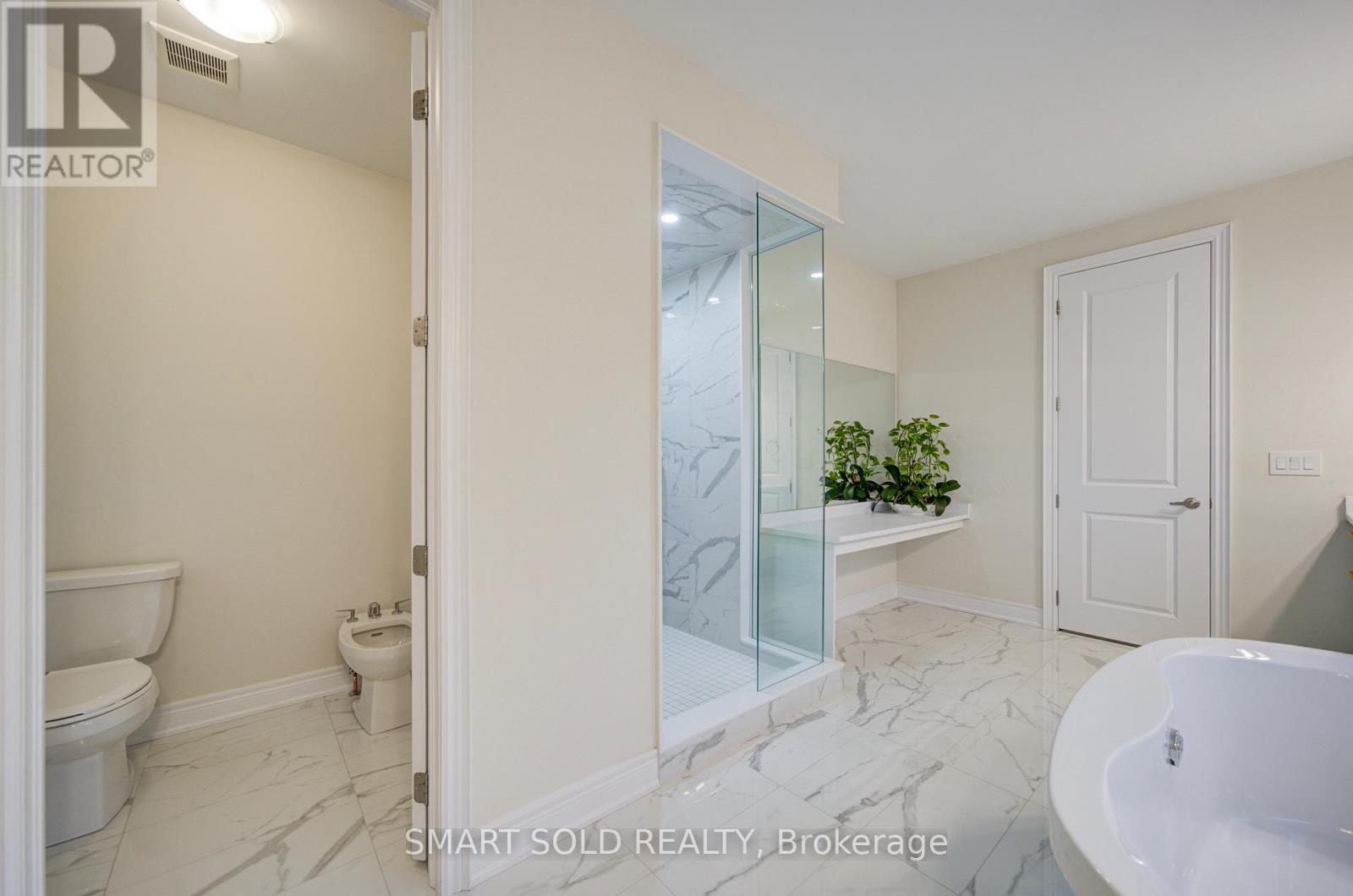 2 Menotti Drive Property Photo 34