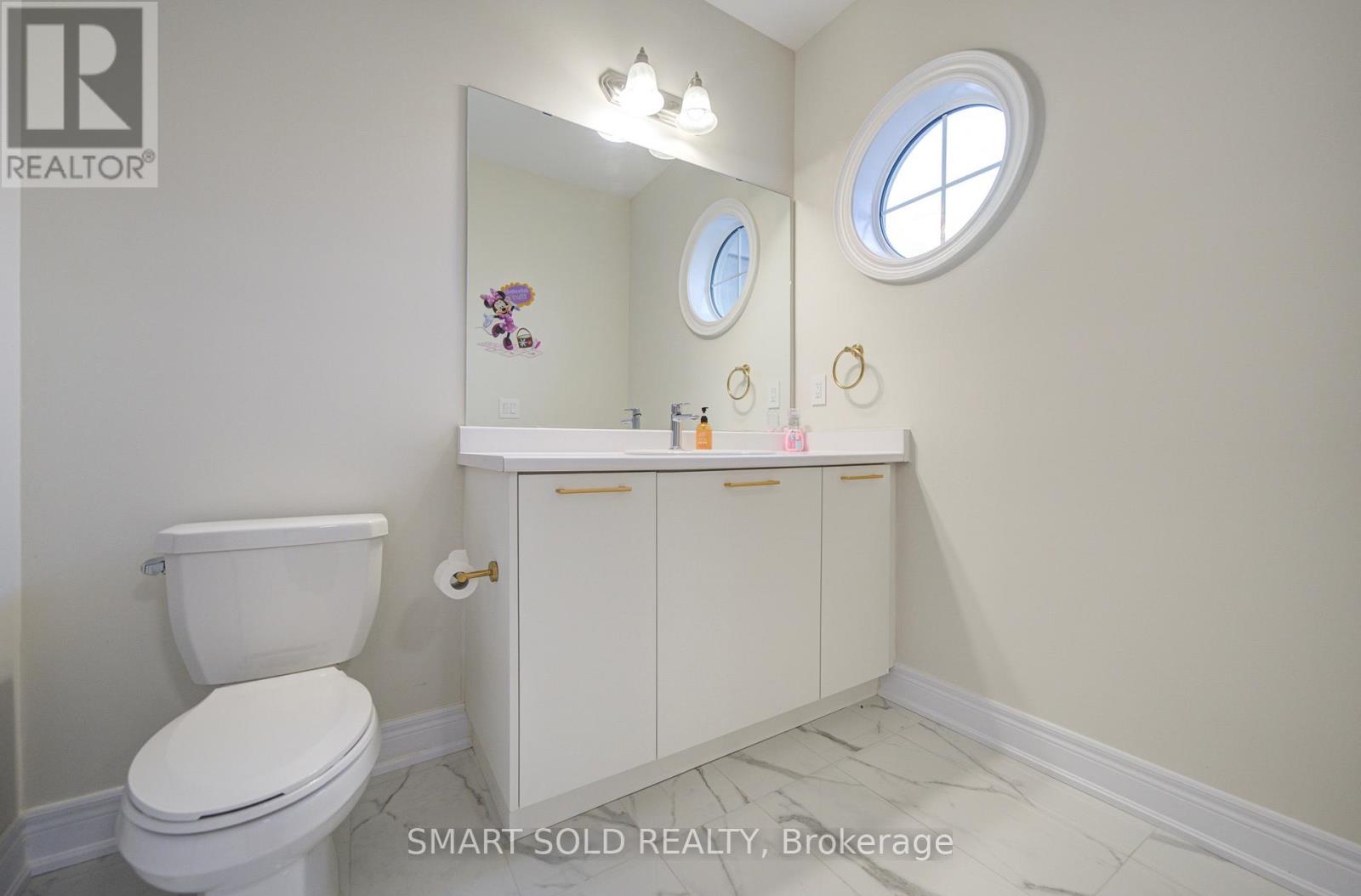 2 Menotti Drive Property Photo 39