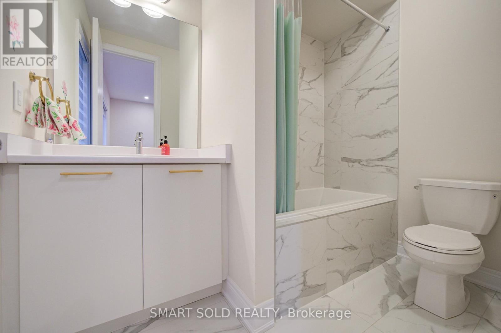 2 Menotti Drive Property Photo 42