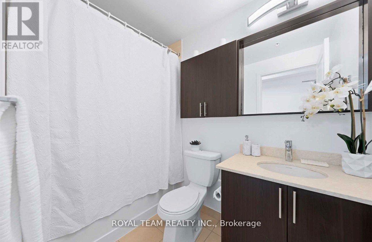 1014 - 85 Park Road N Property Photo 6