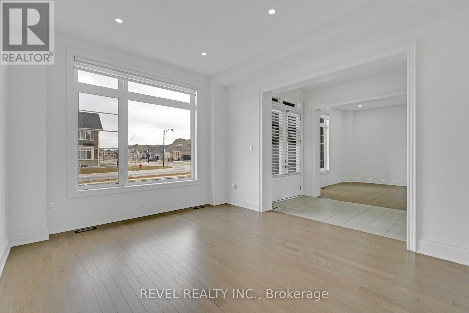 77 Marigold Boulevard Property Photo 8