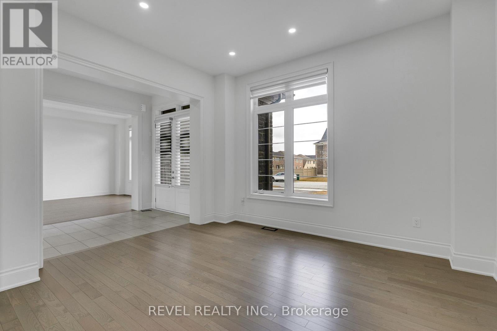 77 Marigold Boulevard Property Photo 10