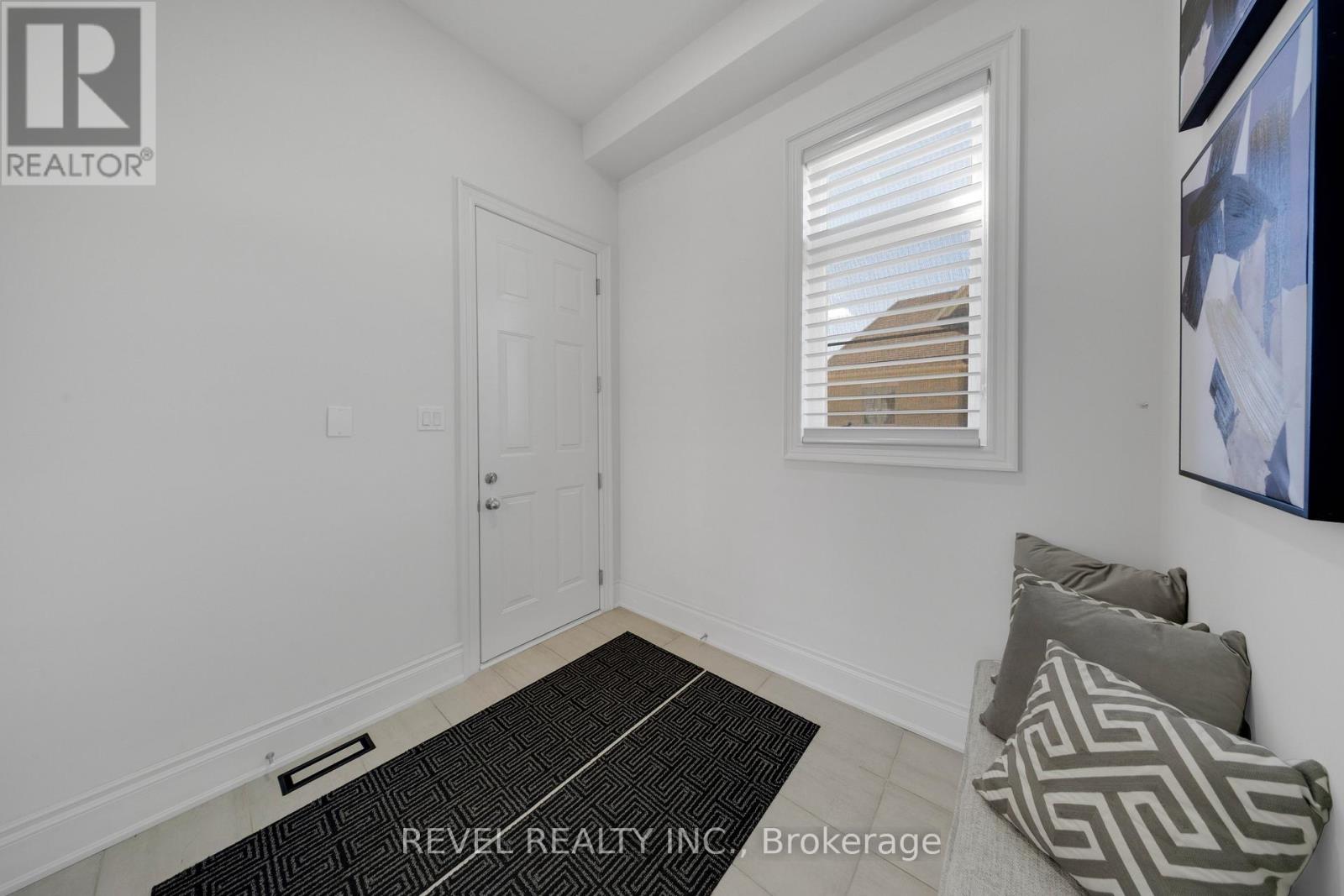 77 Marigold Boulevard Property Photo 25