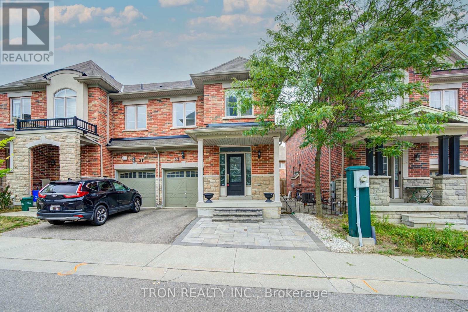 33 Mazarine Lane Property Photo 1