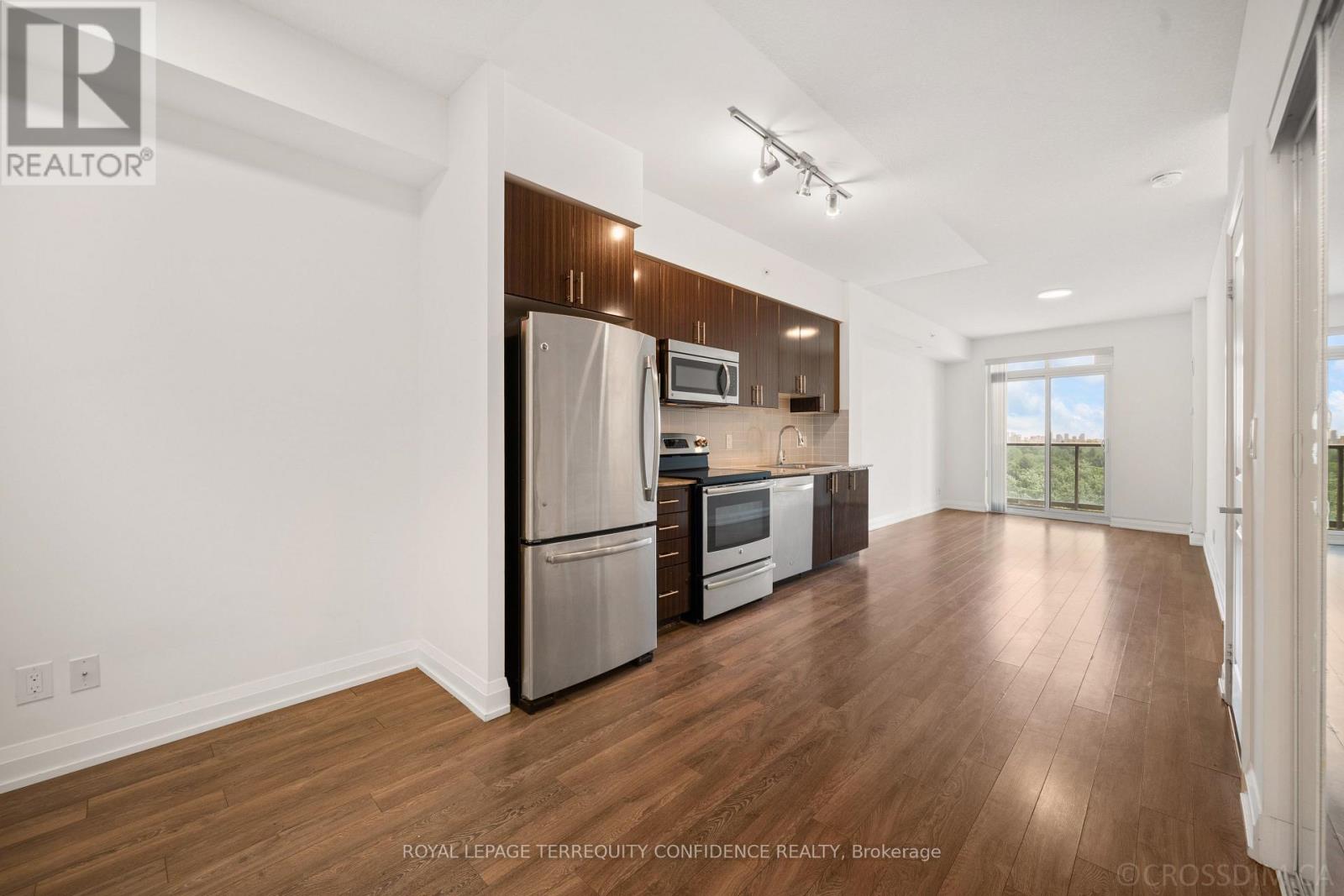727 - 7161 Yonge Street Property Photo 1