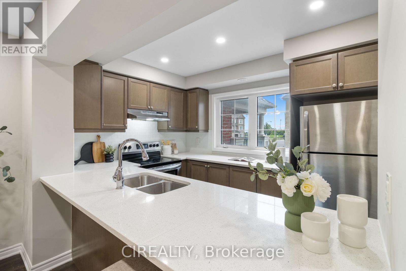 48 Casely Avenue Property Photo 8