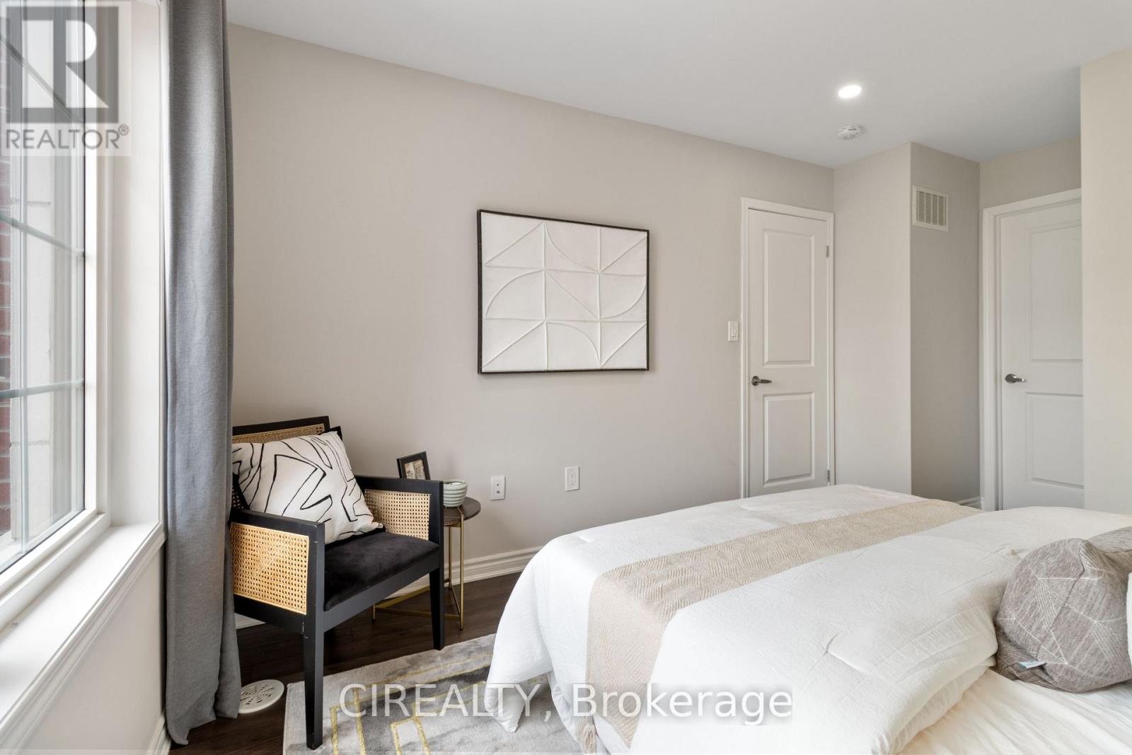 48 Casely Avenue Property Photo 23