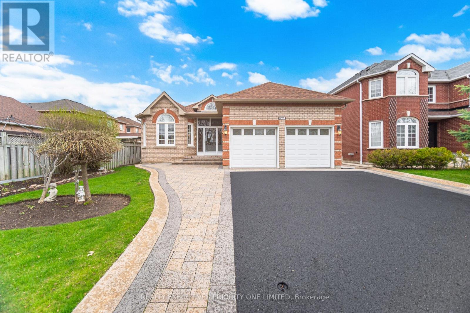 222 Caproni Drive Property Photo 2