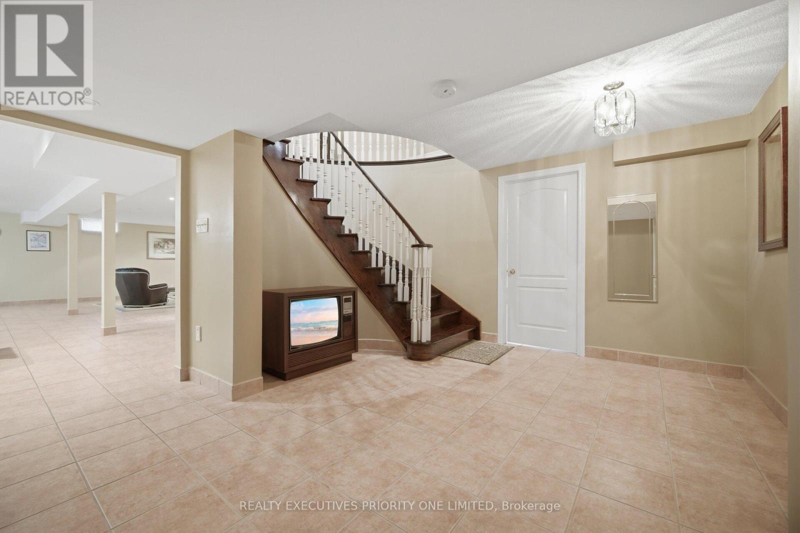 222 Caproni Drive Property Photo 32