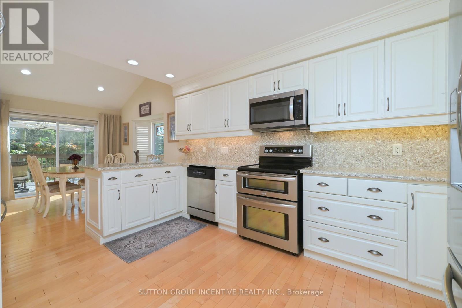 53 Sunset Boulevard Property Photo 5