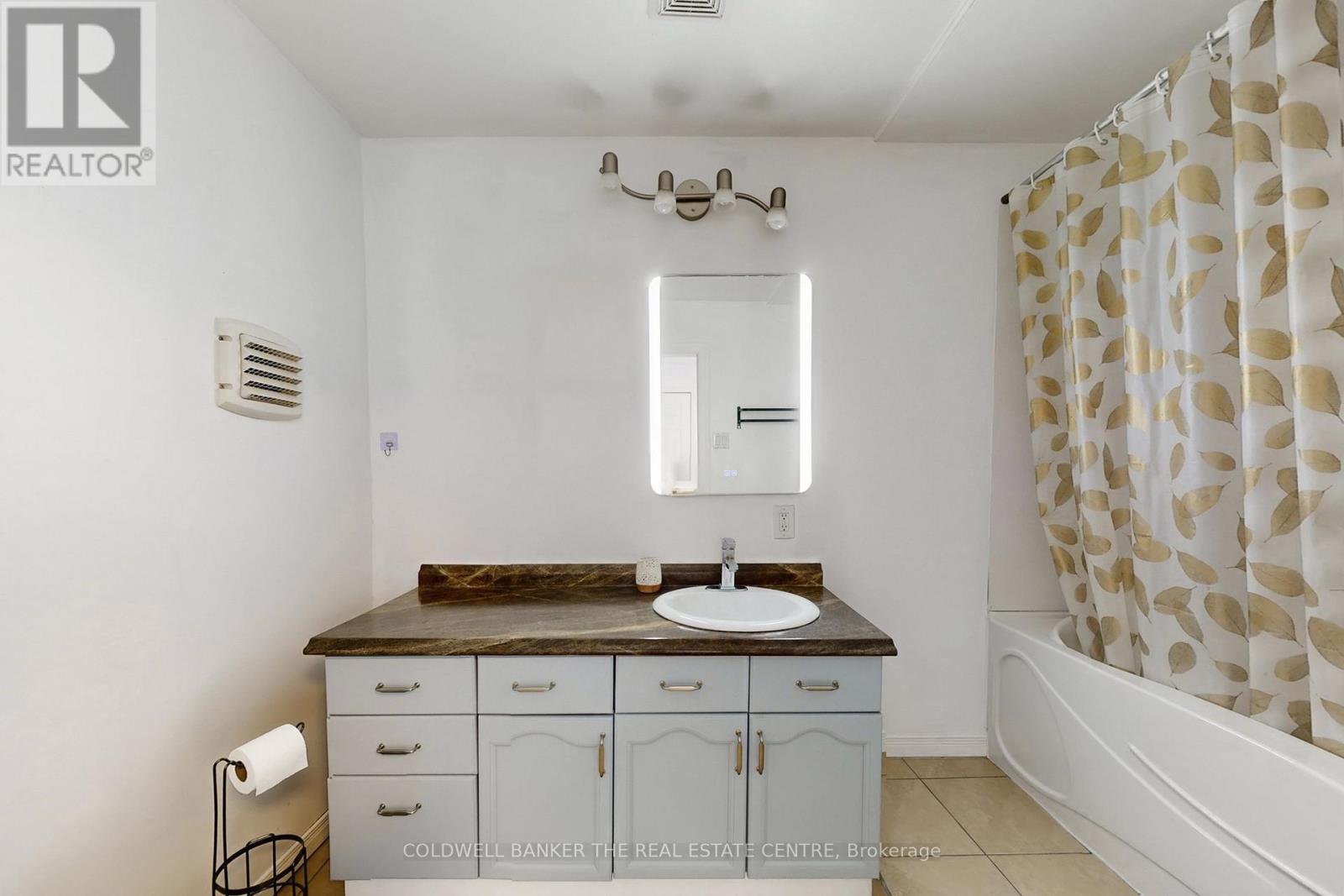 8352 Main Lisle Street Property Photo 40