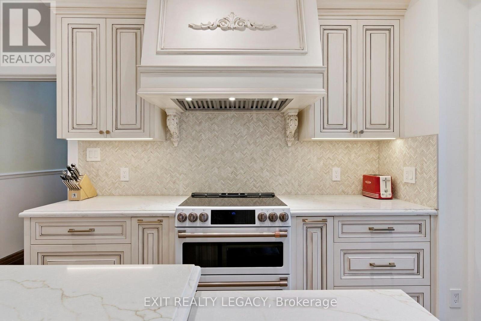 126 Temperance Street Property Photo 14