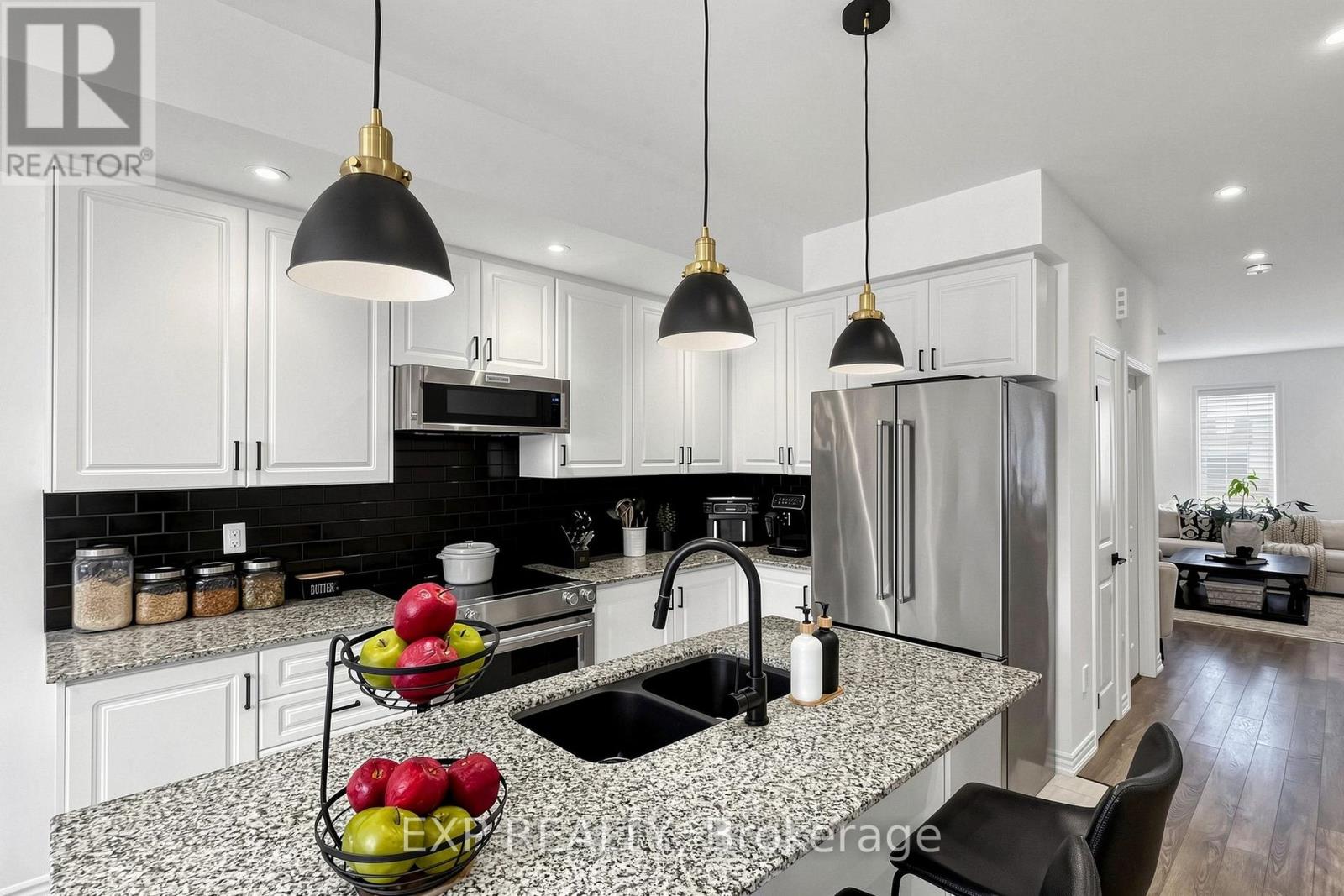 75 Cornell Centre Boulevard Property Photo 8