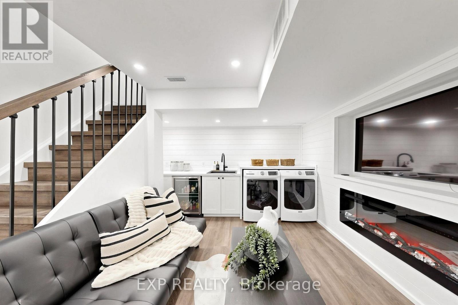 75 Cornell Centre Boulevard Property Photo 19