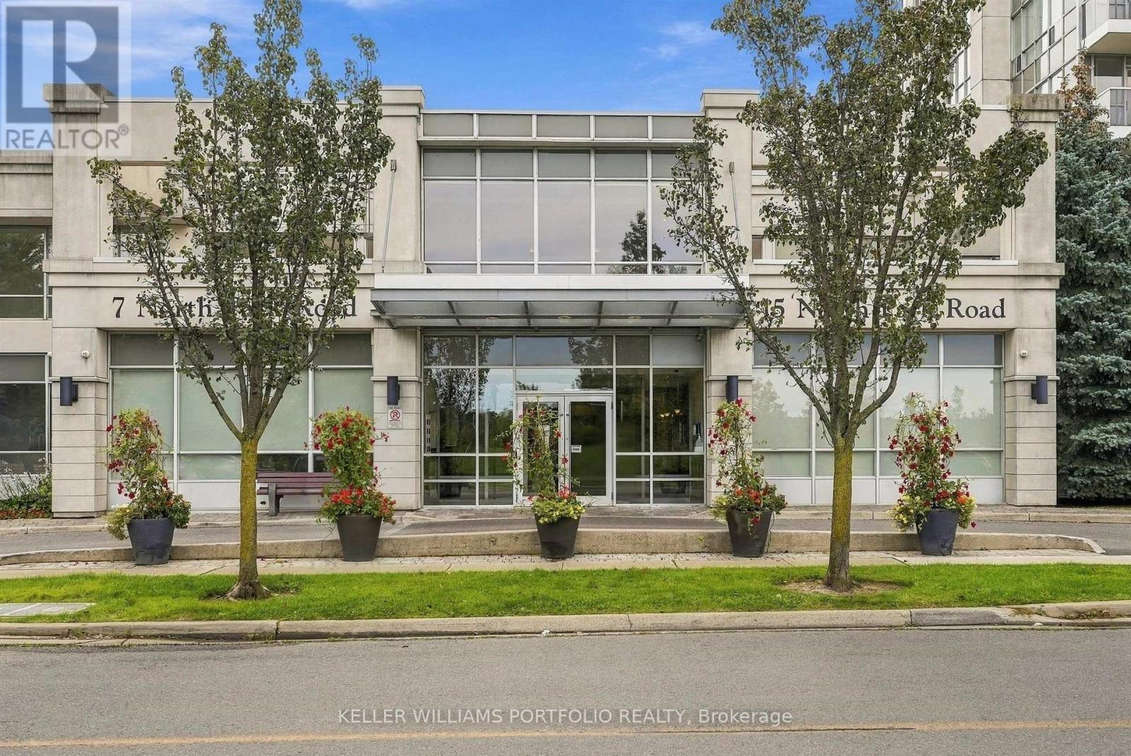 1417 - 15 North Park Road Property Photo 4
