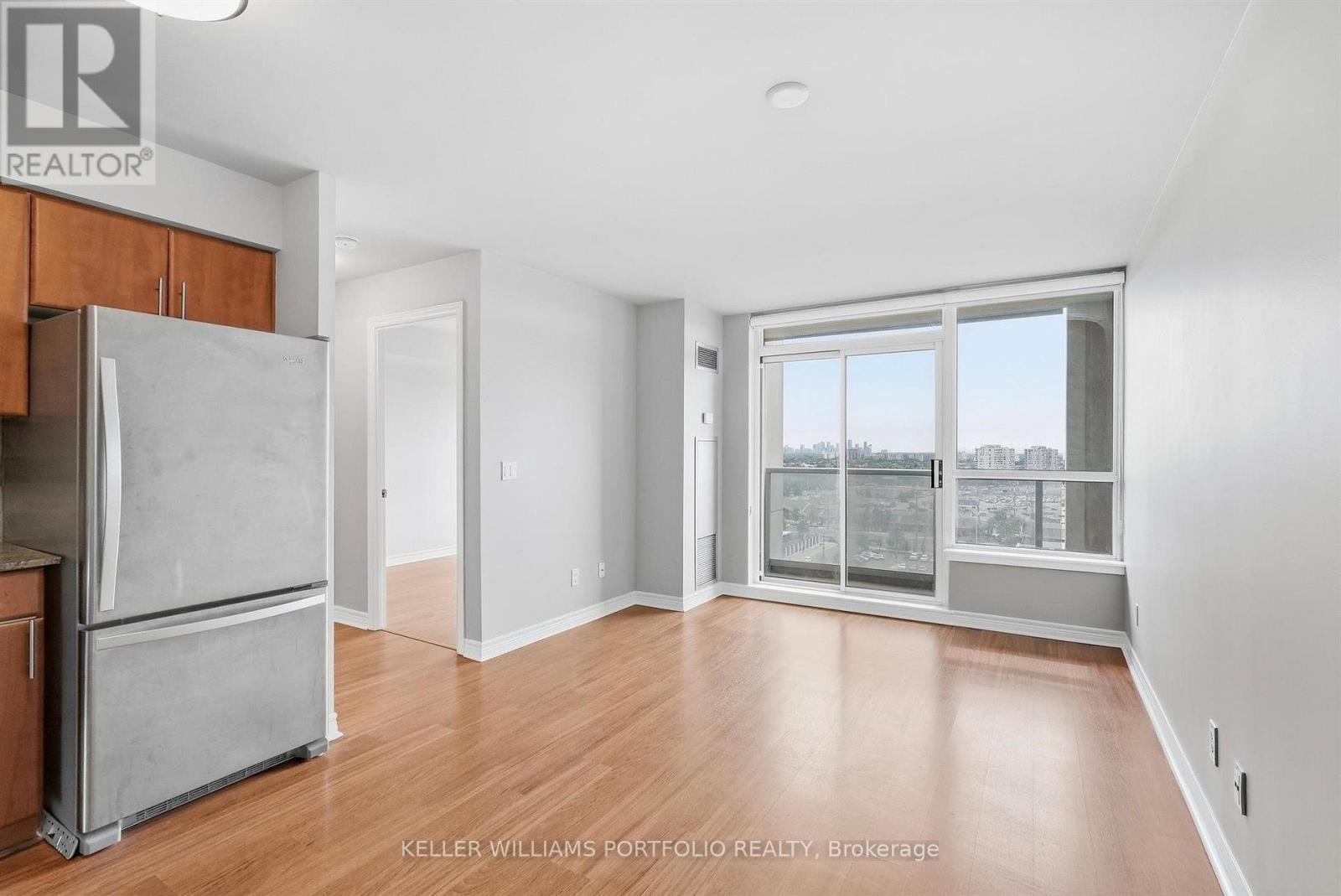 1417 - 15 North Park Road Property Photo 10