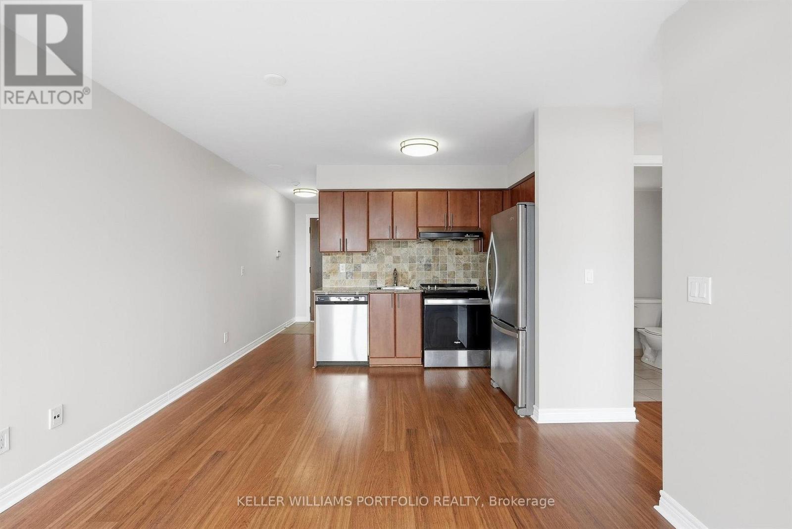 1417 - 15 North Park Road Property Photo 14