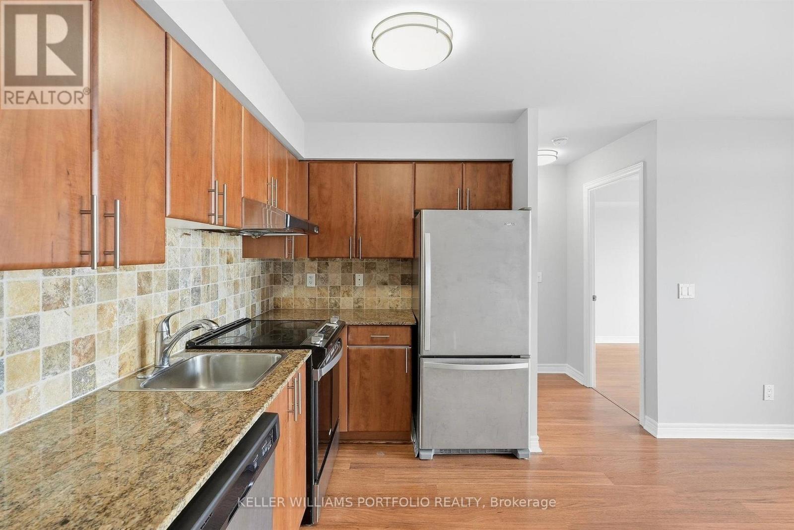 1417 - 15 North Park Road Property Photo 15