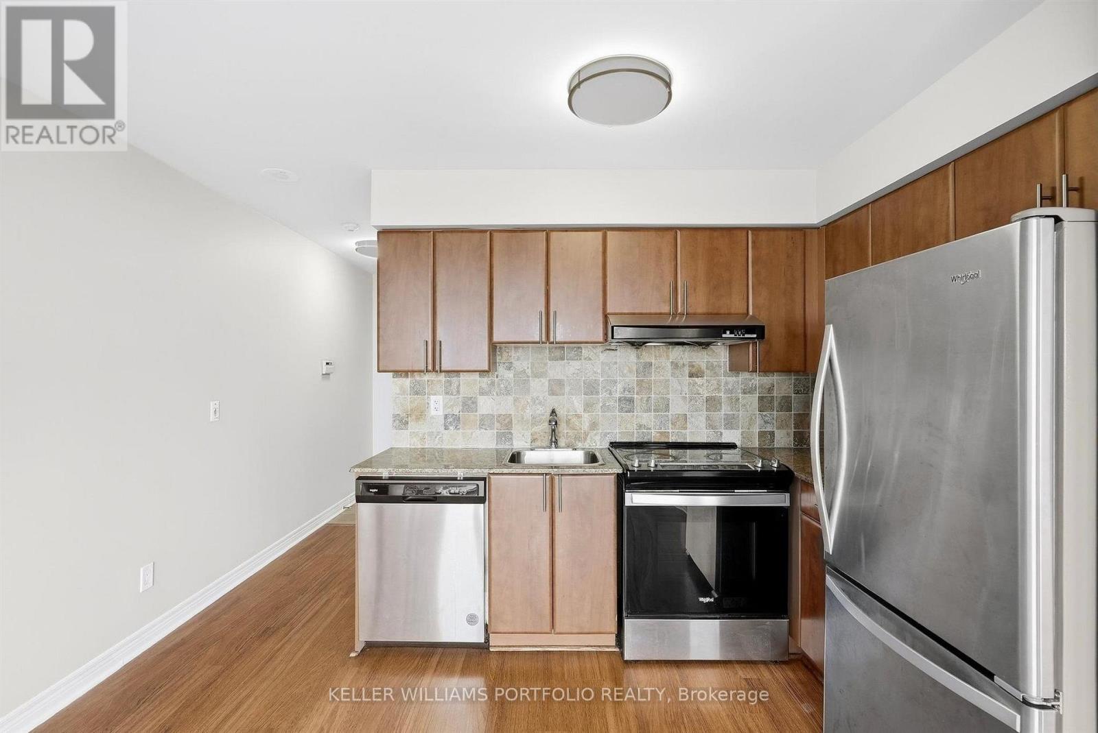 1417 - 15 North Park Road Property Photo 16