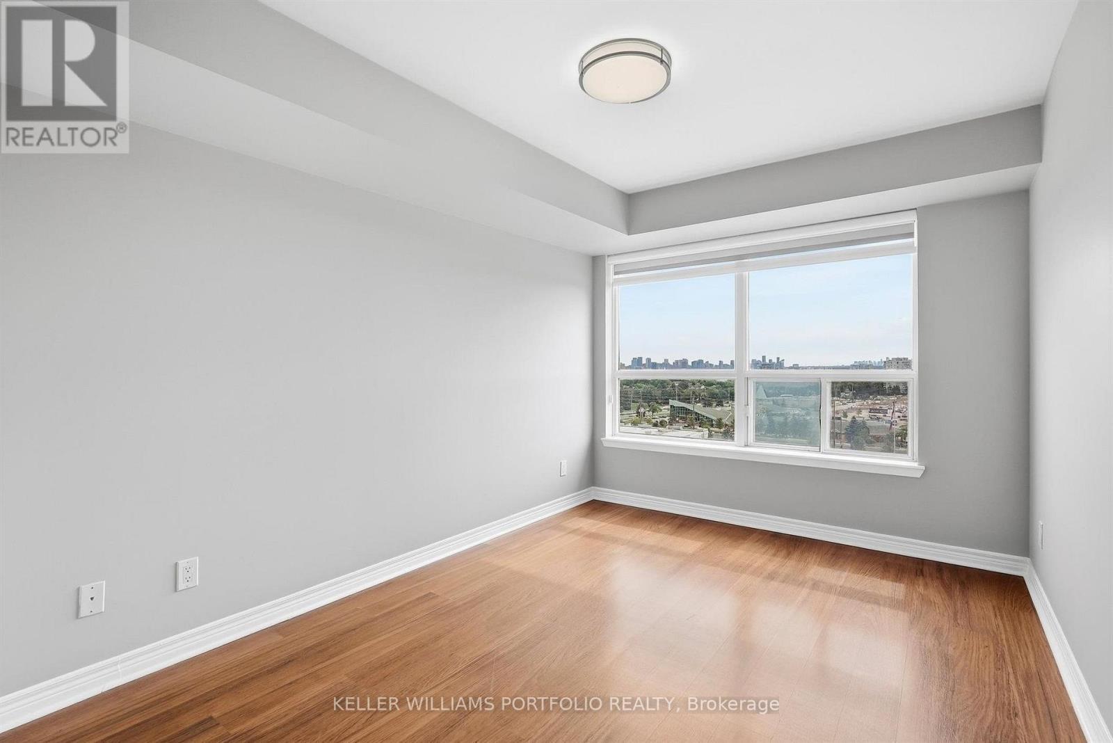 1417 - 15 North Park Road Property Photo 17