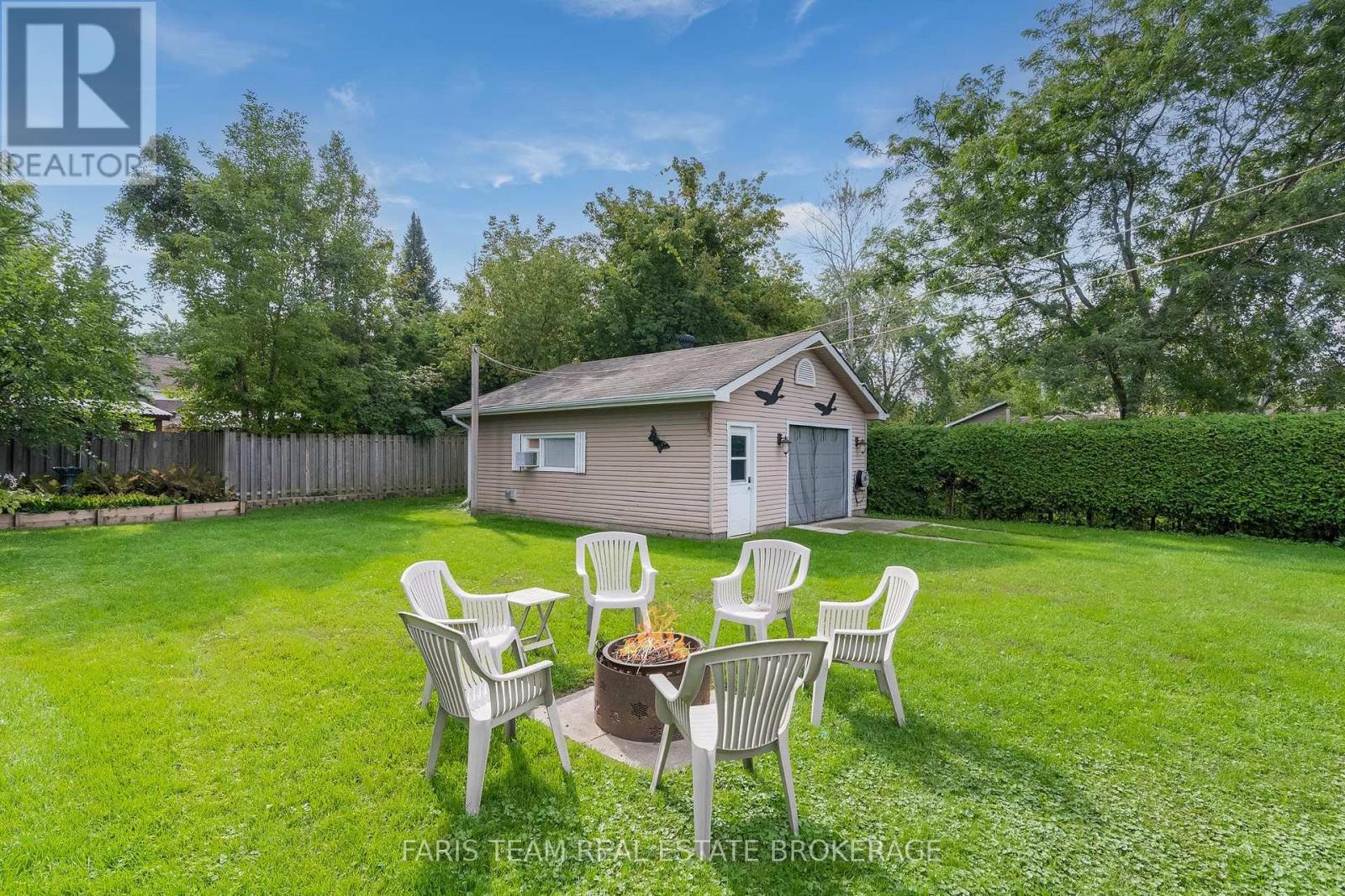 1033 Cameron Street Property Photo 2