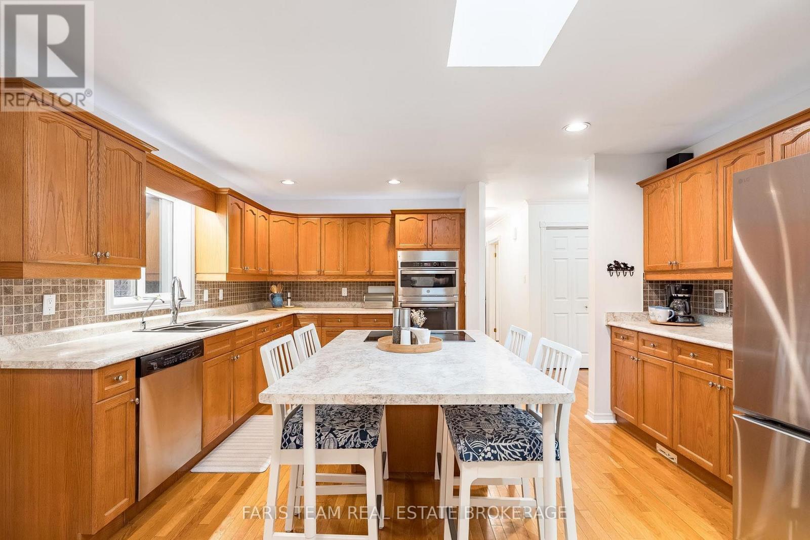 1033 Cameron Street Property Photo 6